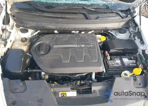 2016 Jeep Cherokee Latitude z USA, uszkodzony, nr VIN 1C4PJMCS7GW155359